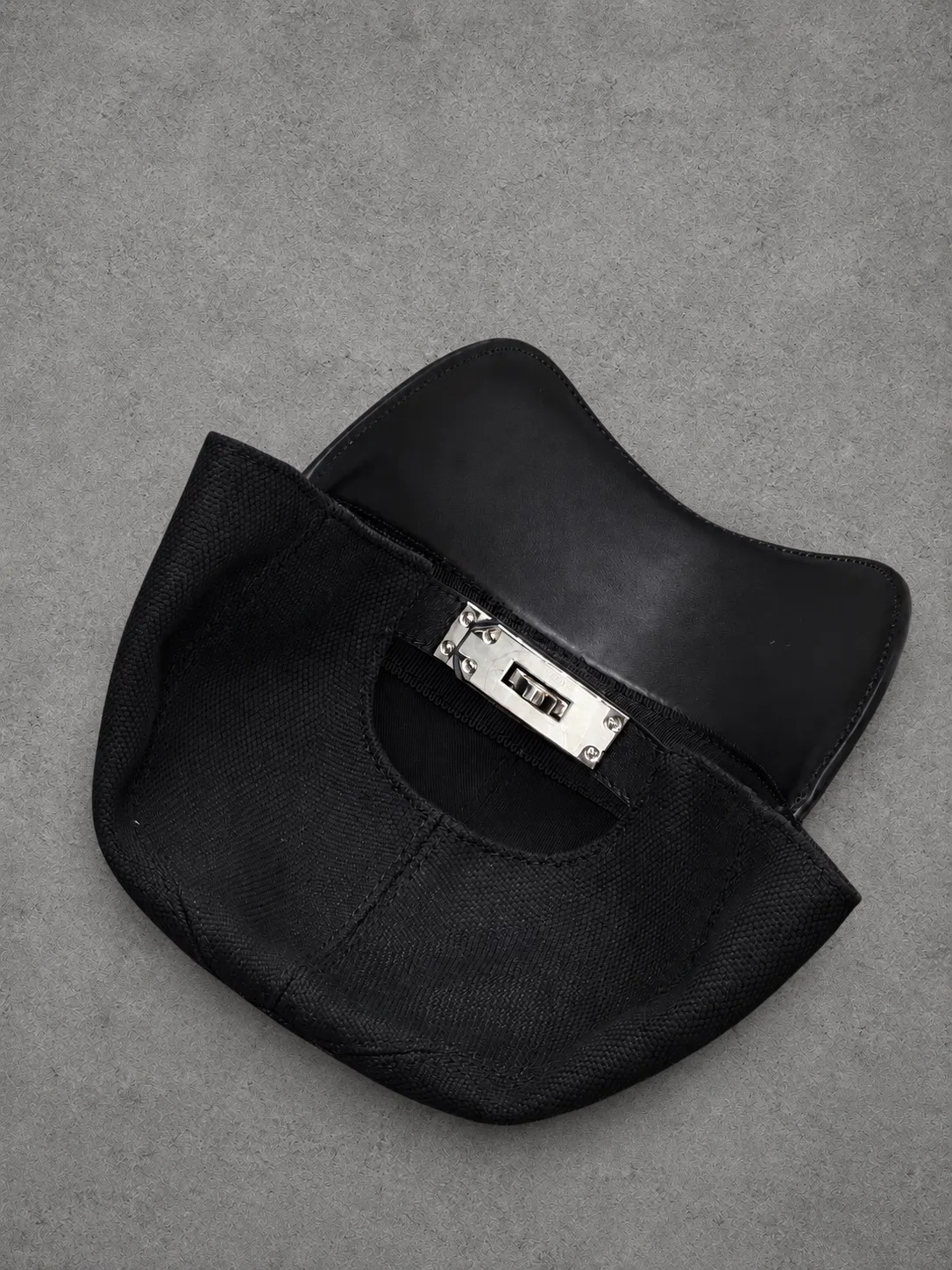 Gorra Hermes turca negra — vista 2