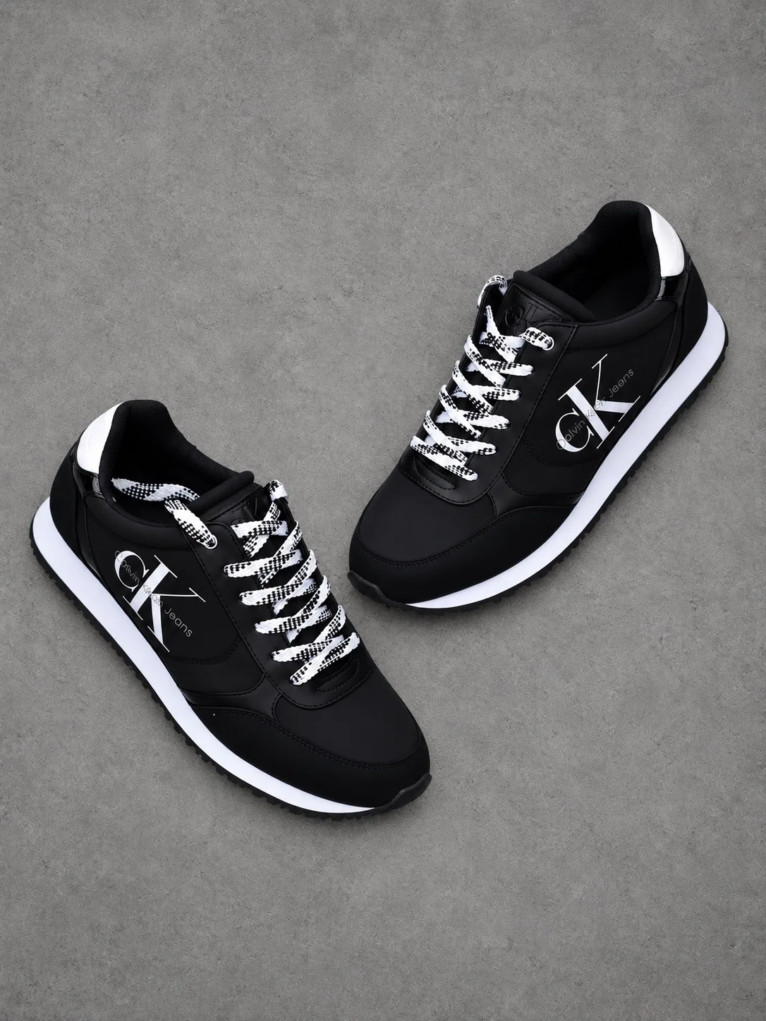 Tenis calvin klein originales negros con blanco