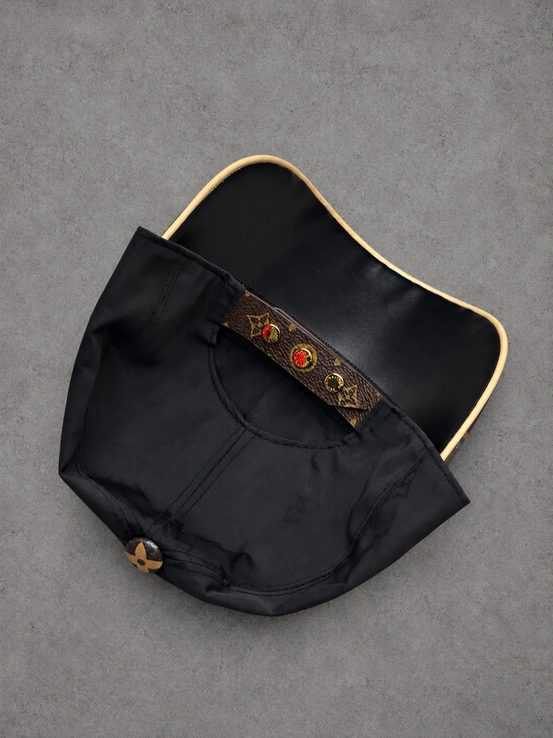 Gorra Louis Vuitton turca negra — vista 2