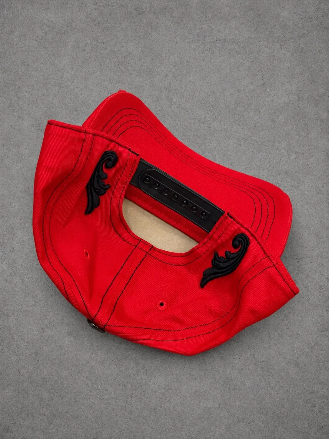 Gorra Clemont original rojo con negro — vista 2
