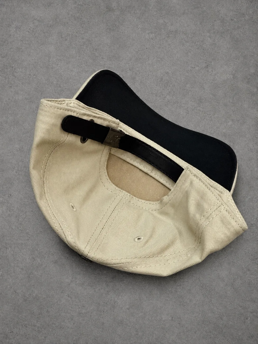 Gorra Clemont original café con negro — vista 2