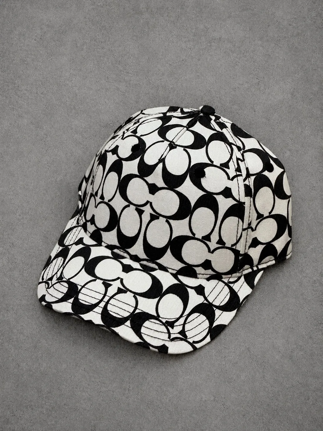 Gorra Coach original blanco con negro