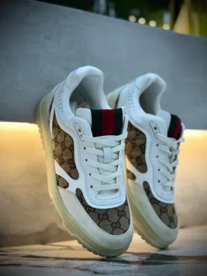 Tenis Gucci turcos blanco con dorado