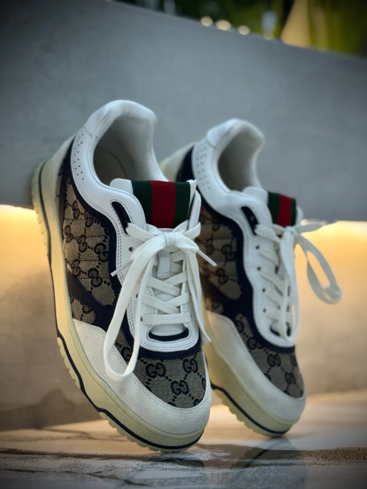 Tenis Gucci turcos blancos con azul