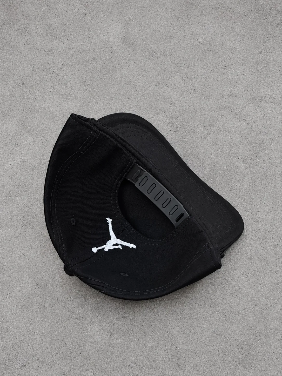 Gorra Jordan 1.1 Premium negra con blanco — vista 2