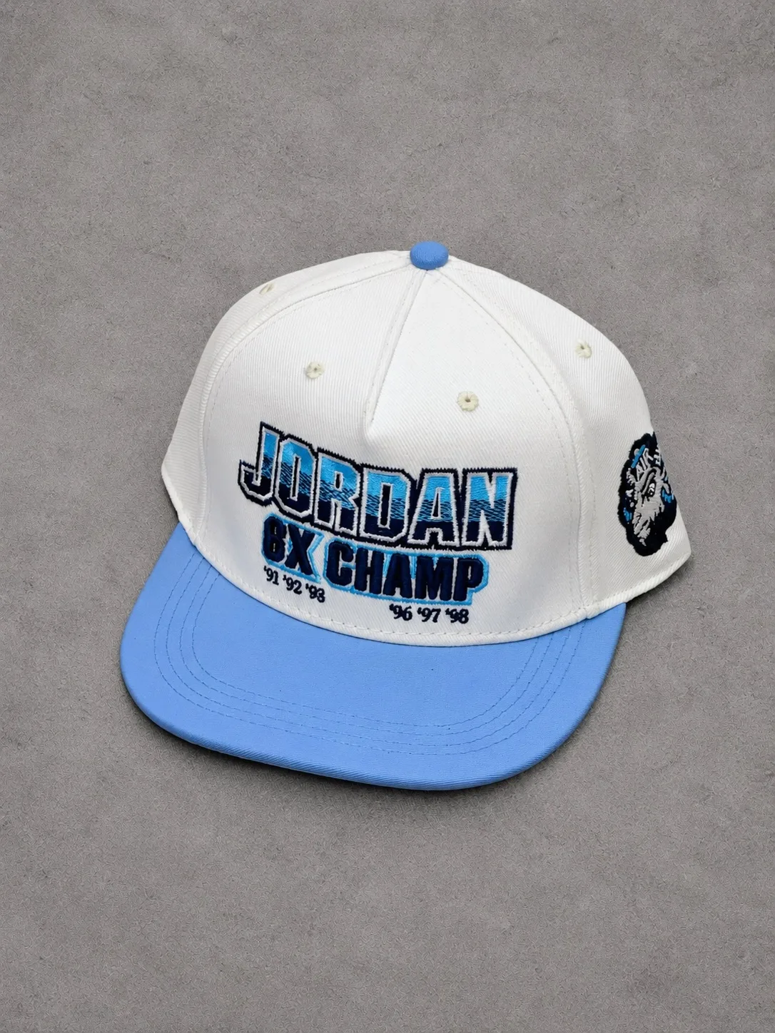 Gorra Jordan 1.1 Premium blanca con celeste