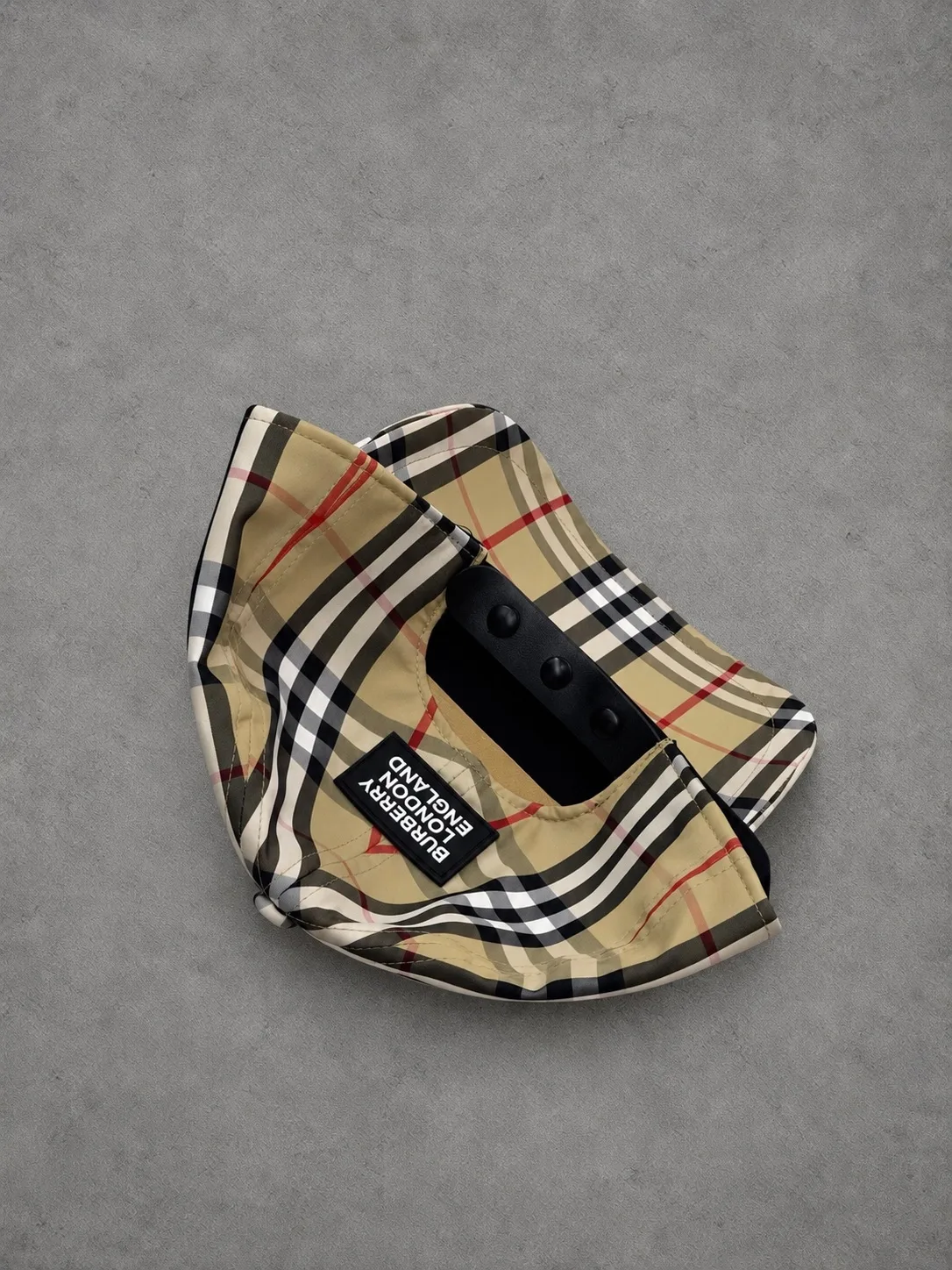 Gorra Burberry turca dorada — vista 2