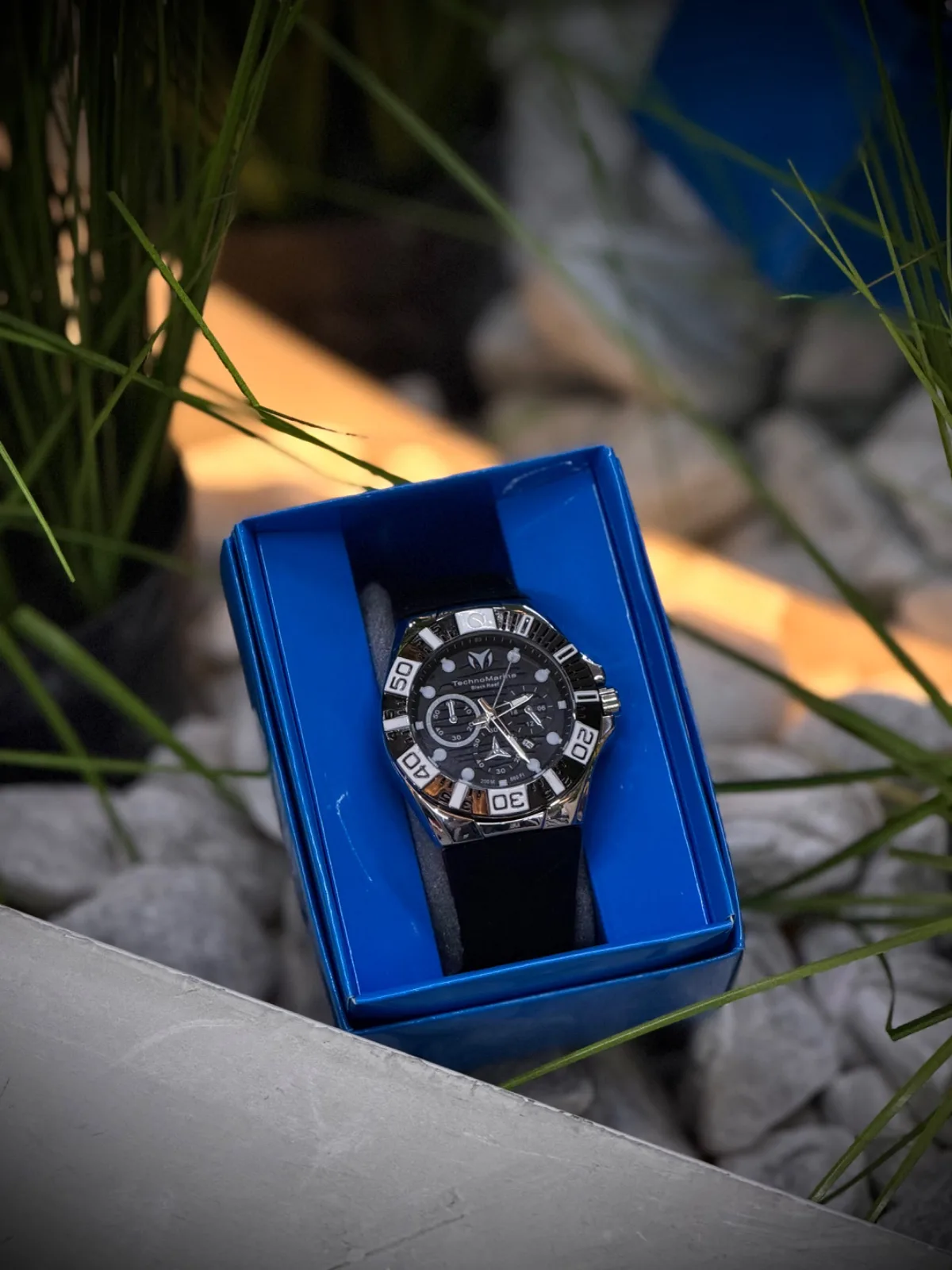 Reloj TECHNOMARINE circular 1.1 premium plateado con blanco