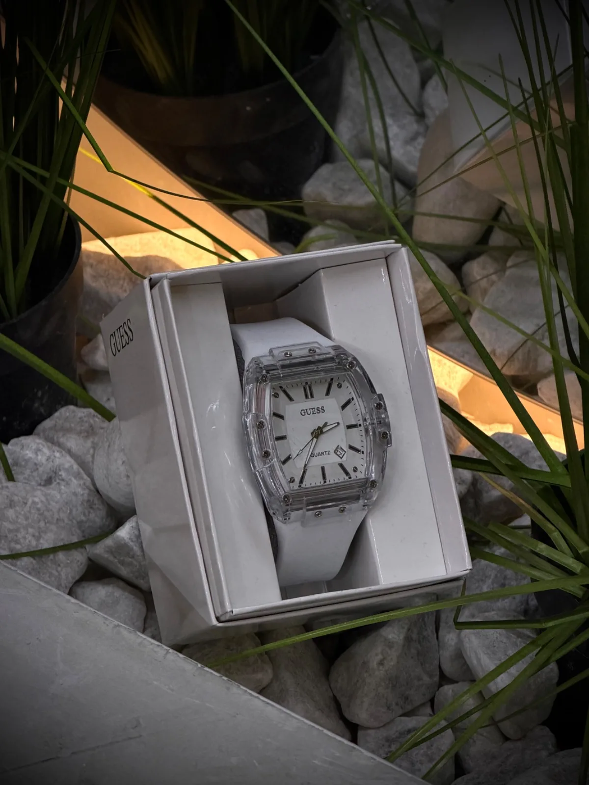 Reloj Guess cuadrado 1.1 premium transparente