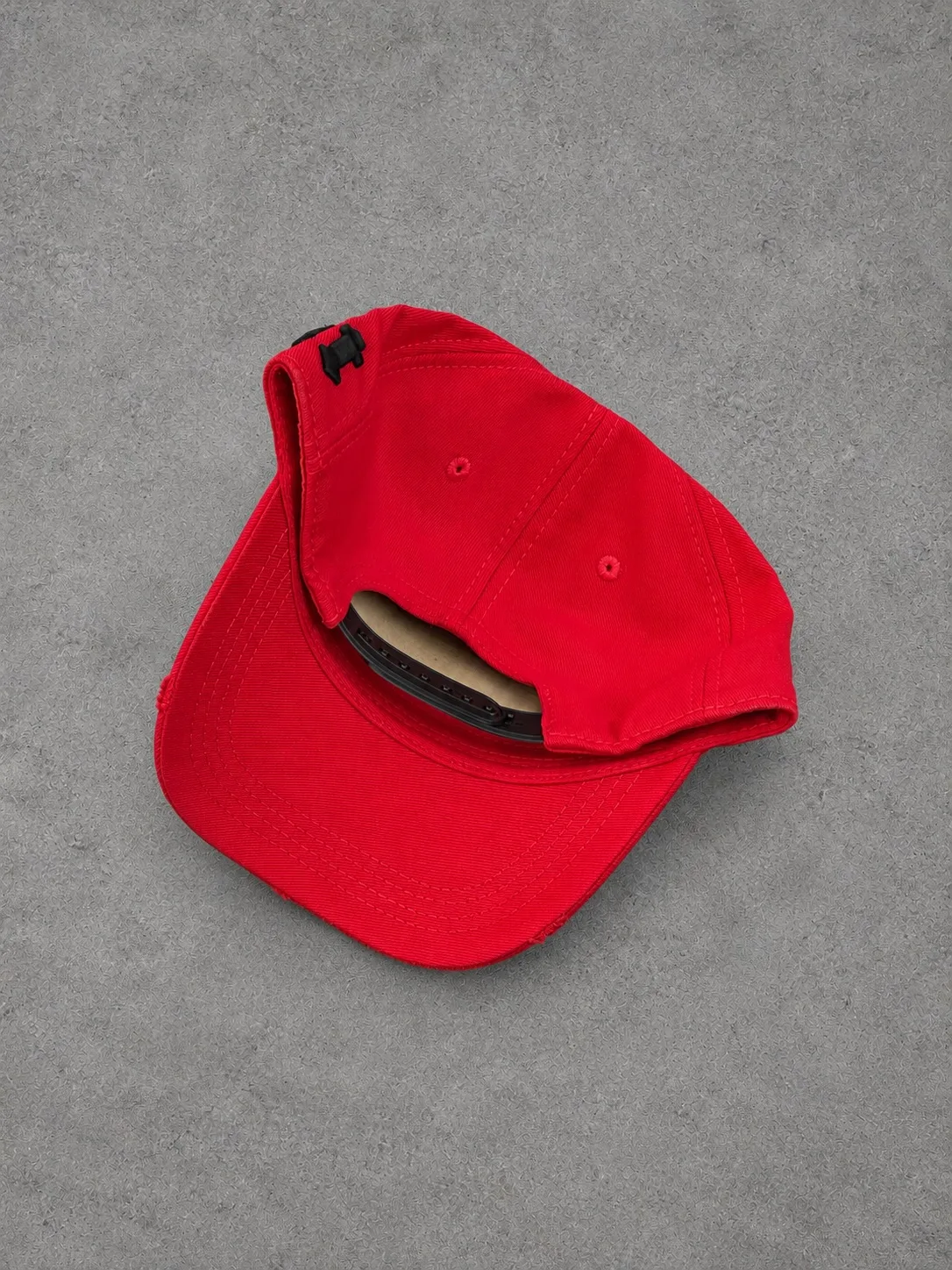 Gorra Clemont original roja con negro — vista 2