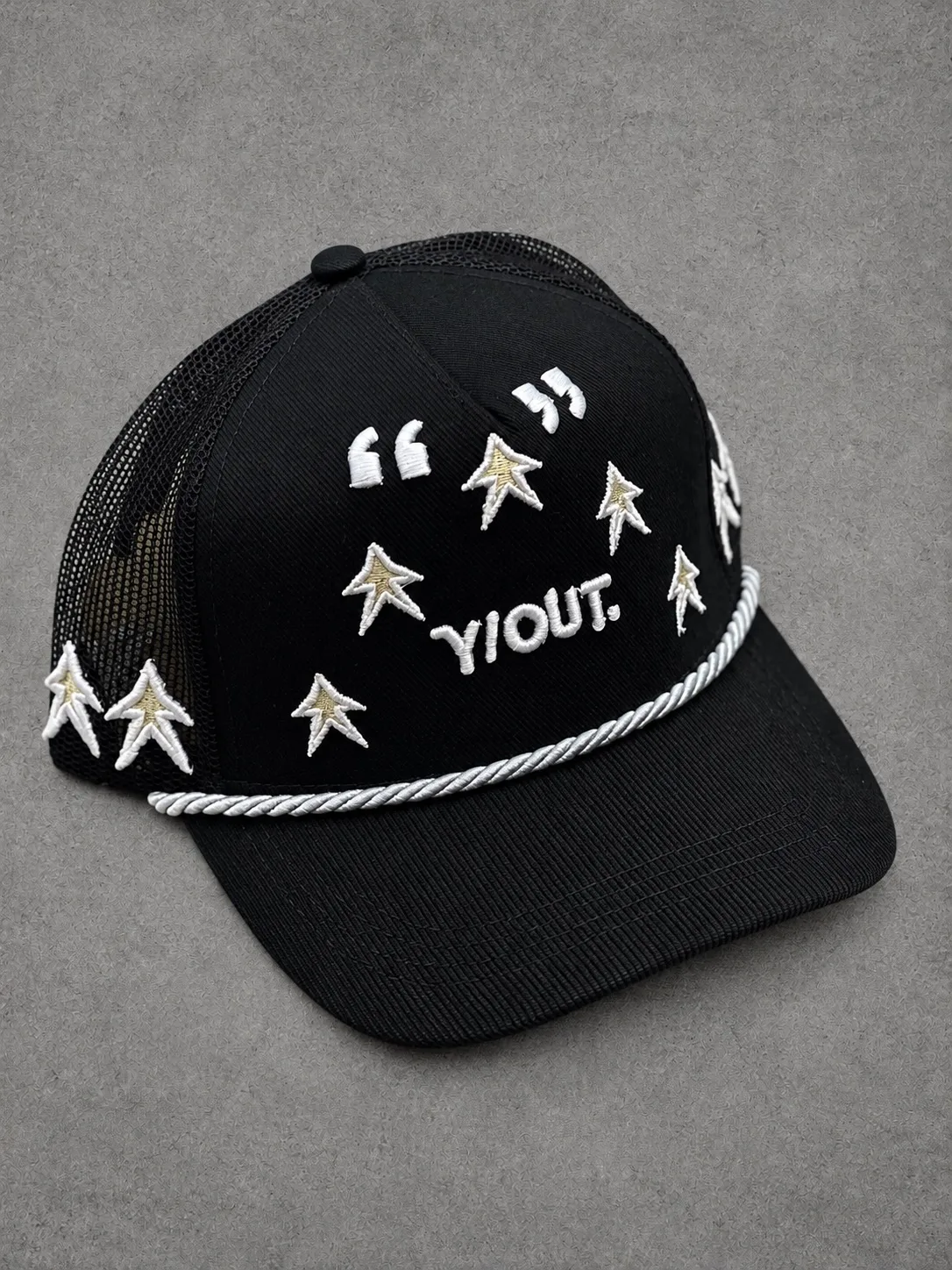 Gorra Y/OUT 1.1 premium negra con blanco